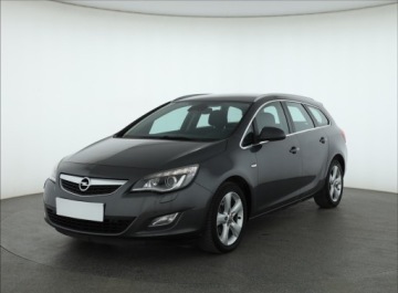 Opel Astra J Sports Tourer 1.4 Turbo ECOTEC 140KM 2011 Opel Astra 1.4 T, Xenon, Klima, Klimatronic, zdjęcie 1