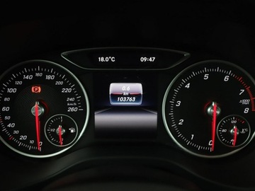 Mercedes GLA I Off-Roader Facelifting 1.6 180 122KM 2019 Mercedes GLA 180 navi klima grzane fotele czujniki, zdjęcie 21