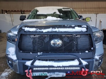 Toyota Tundra II 2018 Toyota Tundra _CREWMAX_LIMITED_4x4_5.7 L_381 km_2018r 5.7 Benzyna 381KM, zdjęcie 4