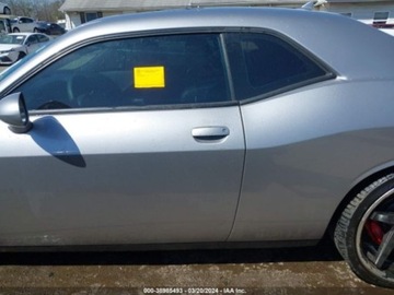 Dodge Challenger III 2015 Dodge Challenger 2015 Dodge Challenger 2dr Cpe SRT 392 6.4 Benzyna 485KM, zdjęcie 1