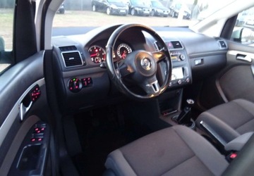 Volkswagen Touran II 2011 Volkswagen Touran 1.6tdi,7 osob,klima,dwa kluczyki,oplacony gotowy do reje, zdjęcie 2
