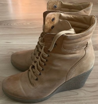 Lasocki brązowe skórzane buty na koturnie r 38