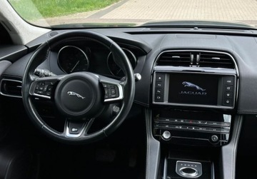 Jaguar F-Pace 2017 Jaguar F-Pace R Sport, Lampy LED, 2.0 D AWD 4x4, Bezwypadkowy Nowy Rozrzad, zdjęcie 19