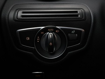 Mercedes Klasa C W205 Kombi Facelifting 2.0 220d 194KM 2019 Mercedes C 220 Avantgarde automat 194KM navi, zdjęcie 33