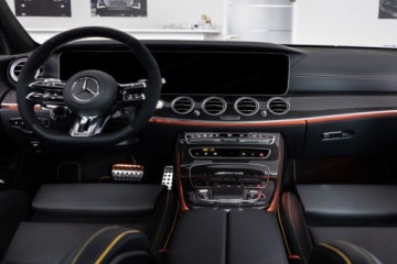 Mercedes Klasa E W213 Limuzyna AMG Facelifting 4.0 63 S 612KM 2023 AMG 63 S 4-Matic+ Sedan 4.0 (612KM) 2023, zdjęcie 6