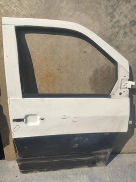 DVEŘE PŘEDNÍ PRAVÉ MERCEDES VITO VIANO W638 73