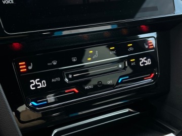 Volkswagen Arteon Fastback Facelifting 2.0 TDI SCR 150KM 2023 Volkswagen Arteon APP| Tempomat ACC| Virtual Cockp, zdjęcie 23