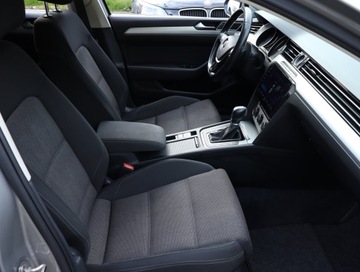 Volkswagen Passat B8 Variant 2.0 TDI 150KM 2015 VW Passat 2.0 TDI, Automat, Klima, Klimatronic, zdjęcie 8