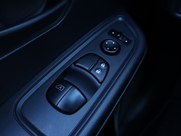 Nissan Micra V 1.0 IG 71KM 2018 Nissan Micra 1.0 IG, Klima, zdjęcie 14