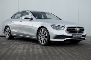 Mercedes Klasa E W213 Limuzyna Facelifting 2.0 E220d 194KM 2021 Mercedes-Benz Klasa E E 300 de Exclusive Salon Polska Autotrade Mercede, zdjęcie 3