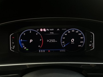 Volkswagen Tiguan II SUV Facelifting 2.0 TDI 200KM 2022 Volkswagen Tiguan 2.0TDI 200KM R-Line 4MOTION DSG(, zdjęcie 16