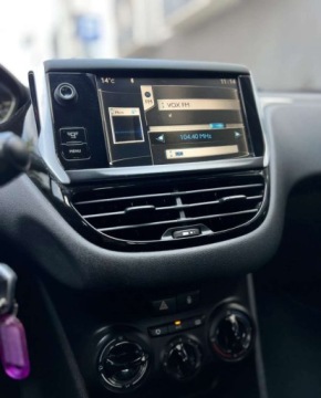 Peugeot 208 I Hatchback 3d 1.2 VTI 82KM 2013 Peugeot 208 Czujniki Kamera niski przebieg Warszawa 1.2 Benzyna 82KM, zdjęcie 17