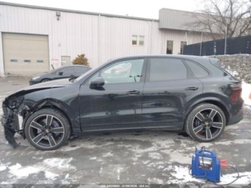 Porsche Cayenne III 2021 Porsche Cayenne 2021 335KM 3.0 Benzyna 335KM, zdjęcie 2