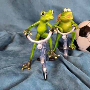 ФИГУРА ЛЯГУШКИ НА ВЕЛОСИПЕДЕ