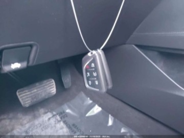 Cadillac Escalade III 2023 Cadillac Escalade 2023r., 6.2L, ESV, 4WD, 4dr Sport 6.2 Benzyna 420KM, zdjęcie 12