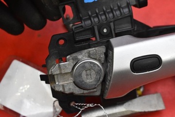 KLIKA LEVÝ PŘEDNÍ STŘÍBRNÁ LEXUS IS220 XE20 05-10