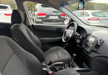 Hyundai i30 I CW Facelifting 1.4 DOHC 109KM 2010 Hyundai i30 Polski salon 1.4 Benzyna 109KM, zdjęcie 10