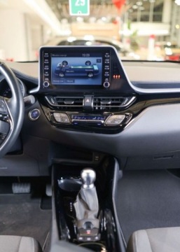 Toyota C-HR I Crossover Facelifting 1.8 Hybrid 122KM 2021 Toyota C-HR 1.8 Hybrid Style 1.8 Hybryda 122KM, zdjęcie 28