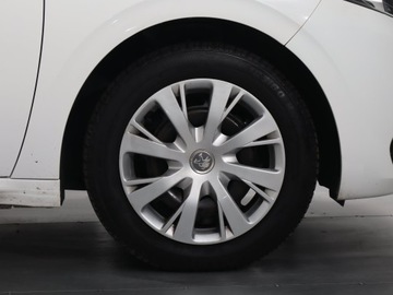 Peugeot 208 I Hatchback 5d Facelifting 1.2 PureTech 82KM 2019 Peugeot 208 1.2 PureTech, Salon Polska, zdjęcie 14