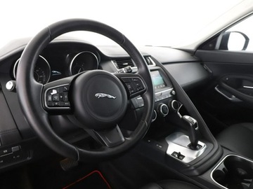 Jaguar E-Pace SUV 2.0 i4D 150KM 2020 Jaguar E-Pace 2.0d Automat AWD Nawigacja Tempomat, zdjęcie 13