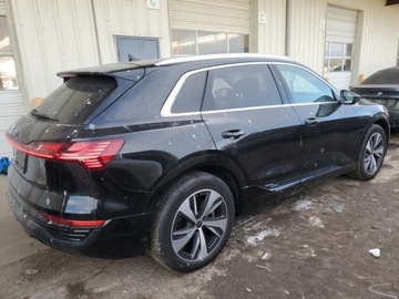 Audi Q8 2024 Audi Q8 2024, 4x4, E-TRON PREMIUM PLUS Elektryczny 355KM, zdjęcie 3