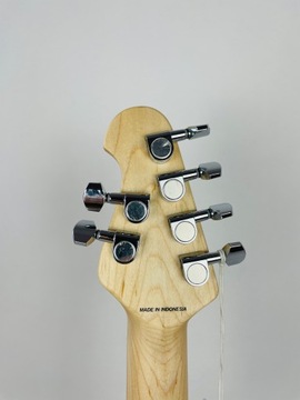 STERLING от Music Man AXIS AX 3 QM (SPB-M1)