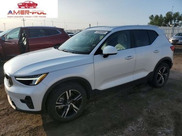 Volvo XC40 2023 Volvo XC 40 2023 VOLVO XC40 PLUS 2.0 Benzyna 247KM