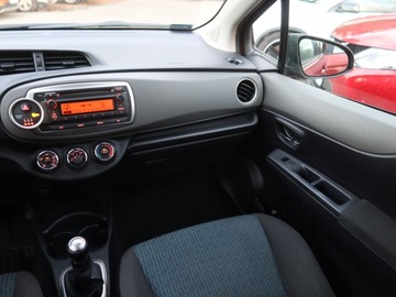 Toyota Yaris III Hatchback 5d 1.0 VVT-i 69KM 2011 Toyota Yaris 1.0 VVT-i, Salon Polska, Serwis ASO, zdjęcie 7