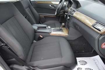 Mercedes Klasa E W212 Limuzyna 200 CGI BlueEFFICIENCY 184KM 2011 Mercedes-Benz Klasa E MERCEDES E200 184KM ELEGANCE 7G-TRONIK Xenon Navi Gw, zdjęcie 24