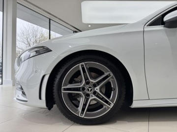 Mercedes Klasa A W177/V177 Hatchback 1.3 200 163KM 2021 Mercedes-Benz Klasa A 200 AMG Line Kamera cofania Ambiente CarPlayAndro, zdjęcie 16