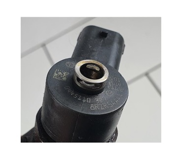 ASTRA J 2.0 CDTI A20DTH VSTŘIKOVACÍ TRYSKA 0445110327