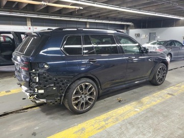 BMW X7 2024 BMW X7 M60i 2024 4.4l 4.4 Benzyna 523KM, zdjęcie 3