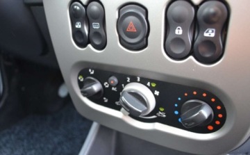 Dacia Sandero I Hatchback 5d 1.6 MPI 84KM 2011 Dacia Sandero Stepway Bezwypadkowe - Niski przebieg - klimatyzacja - Zadba, zdjęcie 29