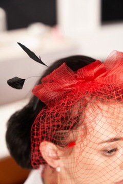 Головной убор Fascinator с вуалью и бантом