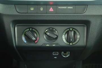 Skoda Fabia III Kombi Facelifting 1.0 MPI 60KM 2020 Skoda Fabia 1.0, Salon Polska, Serwis ASO, GAZ, zdjęcie 8