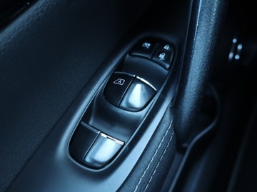 Nissan Qashqai II Crossover 1.6 dCi 130KM 2015 Nissan Qashqai 1.6 dCi, 4X4, Navi, Klima, zdjęcie 16