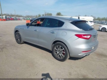 Maserati Levante 2017 Maserati Levante 2017 3.0l 3.0 Benzyna 345KM, zdjęcie 2