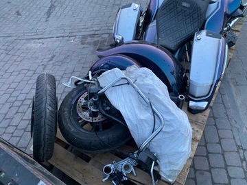 BMW R18 B / колесо / двигатель / бак / фонарь / лаги / все детали