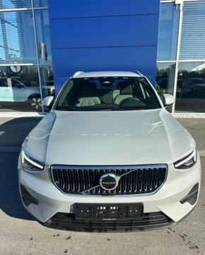 Volvo XC40 Crossover Facelifting 2.0 B4 197KM 2025 Volvo XC 40 Volvo XC40 B4 Core 2025 2.0 Benzyna 197KM, zdjęcie 1