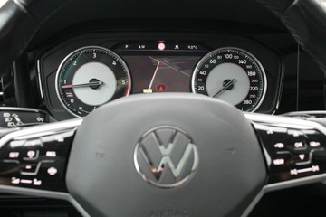 Volkswagen Touareg III SUV 3.0 V6 SCR TDI 231KM 2021 Volkswagen Touareg 3.0 V6 TDI 4Motion Salon PL Zamiana Finansowanie FV23%, zdjęcie 16