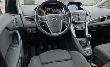 Opel Zafira C Tourer 1.6 CDTI ECOTEC 136KM 2015 Opel Zafira 1,6 CDTI 136 KM COSMO Nawigacja SUPER STAN 1.6 Diesel 136KM, zdjęcie 20