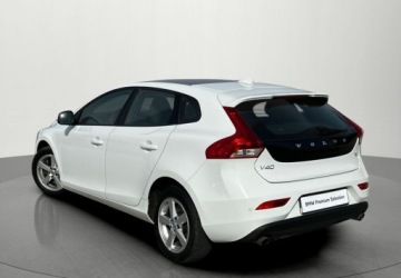 Volvo V40 II Hatchback Facelifting 2.0 T4 190KM 2018 Volvo V40 V40 190 KM Momentum Led Panorama Kamera Navi Tempomat Salon Pols, zdjęcie 5