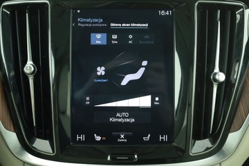 Volvo V60 II  Kombi 2.0 D4 190KM 2019 Volvo V60 Cross Country D4 2.0 AWD, Salon Polska, zdjęcie 14