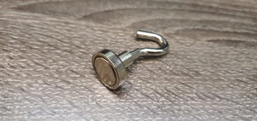 ДЕРЖАТЕЛЬ-КРЮЧОК С НЕОДИМОВЫМ МАГНИТОМ STRONG 36х16мм 1шт.