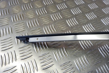 LIŠTA PŘEDNÍCH LEVÝCH DVEŘE TOYOTA PRIUS (_W5_) 7575447010 1.8L HYBRID