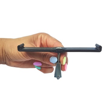 Безрамные держатели для регистраторов UNIVERSAL в гриле РЕГИСТРАЦИОННАЯ РАМКА + ВИНТЫ