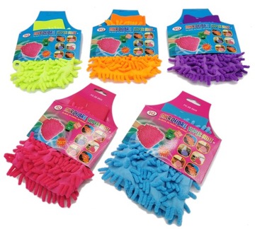 Перчатка из микрофибры для мытья автомобилей.