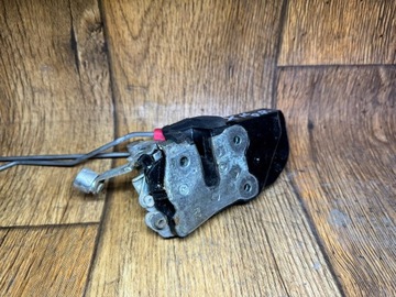 JEEP COMMANDER XK ZÁMEK DVEŘE PRAVÝ PŘEDNÍ