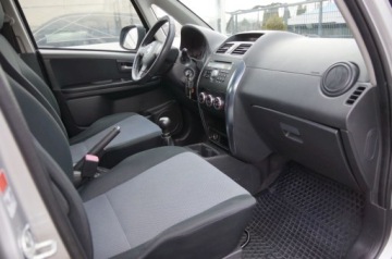 Fiat Sedici 1.6 i 16V 107KM 2006 Fiat Sedici 1.6 Benzyna 107 KM, 4x4, Klimatronic, Hak, Relingi, Alu 1.6, zdjęcie 19