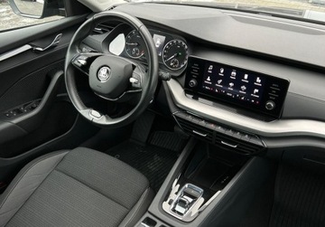 Skoda Octavia IV Liftback 1.0 TSI EVO 110KM 2023 Skoda Octavia Ambition Pakiety, Podgrzewana kierownica i fotele, Kamera,, zdjęcie 15